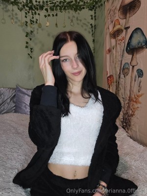 Brianna Official Photo #4