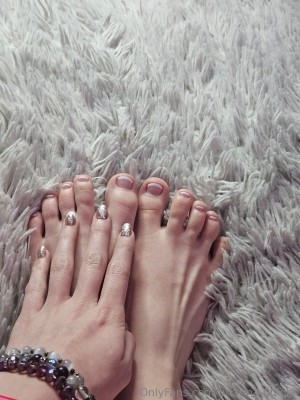 Brianna Official Photo #6