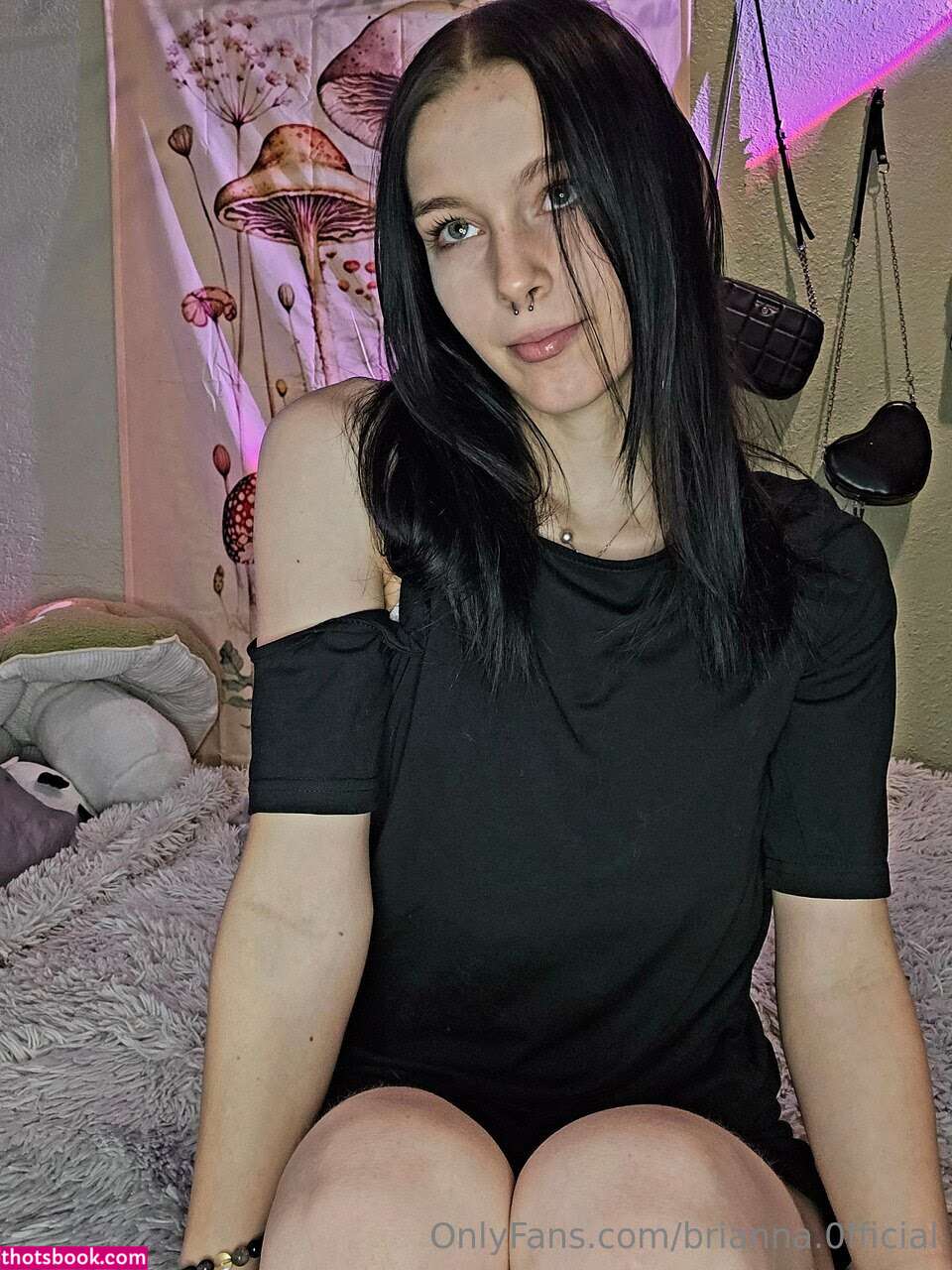 Brianna Official Photo #36