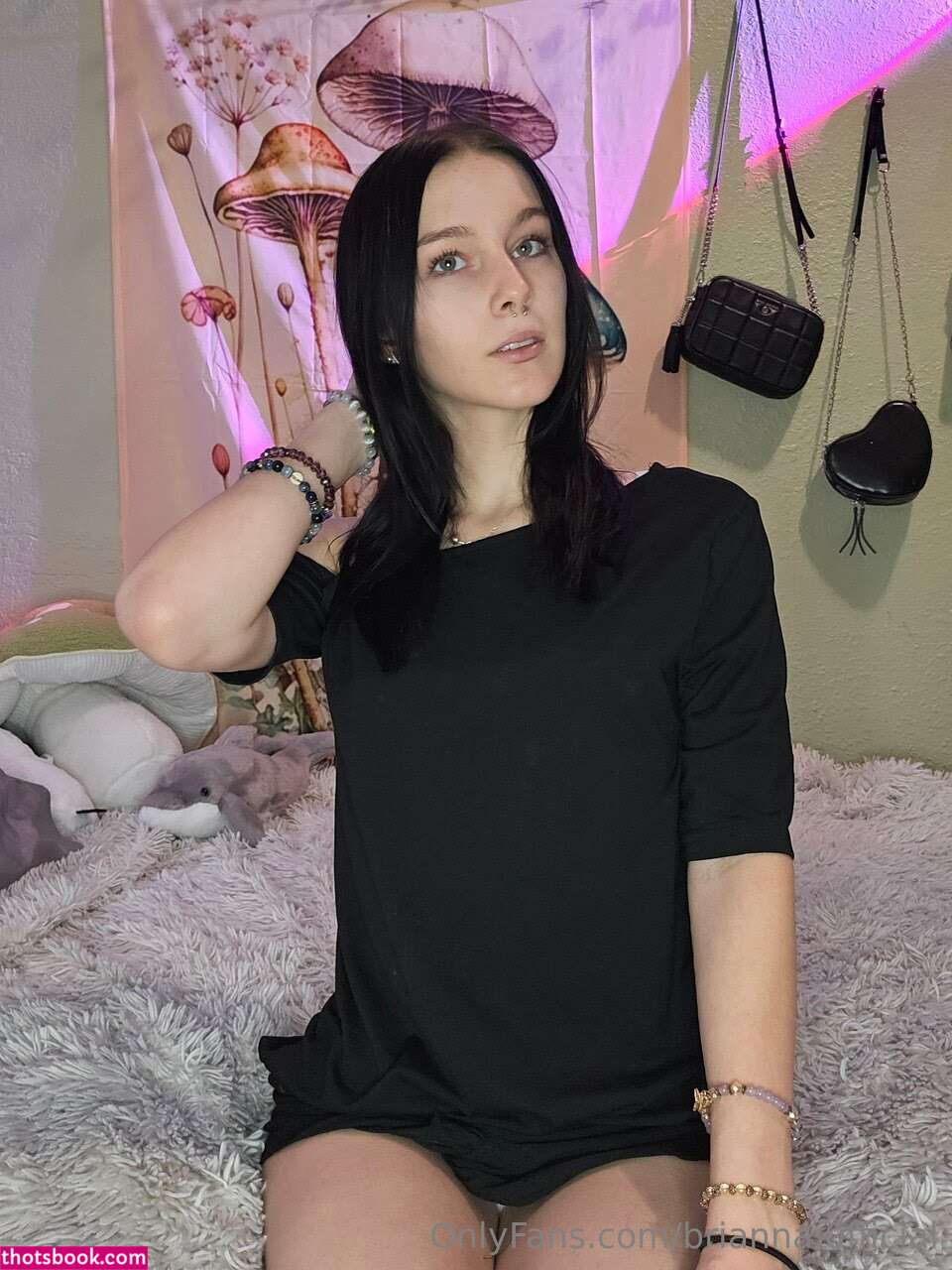 Brianna Official Photo #37