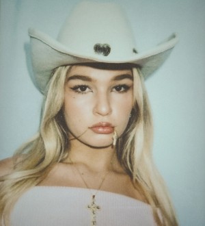 Abby Paradise Photo #10