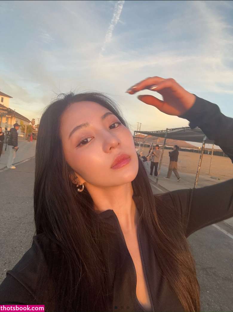 Sara Choi Photo #22