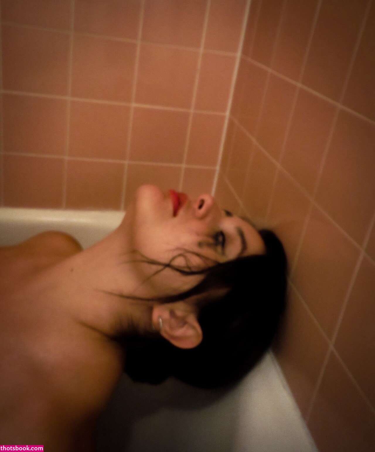 spiralingxlonely Photo #8