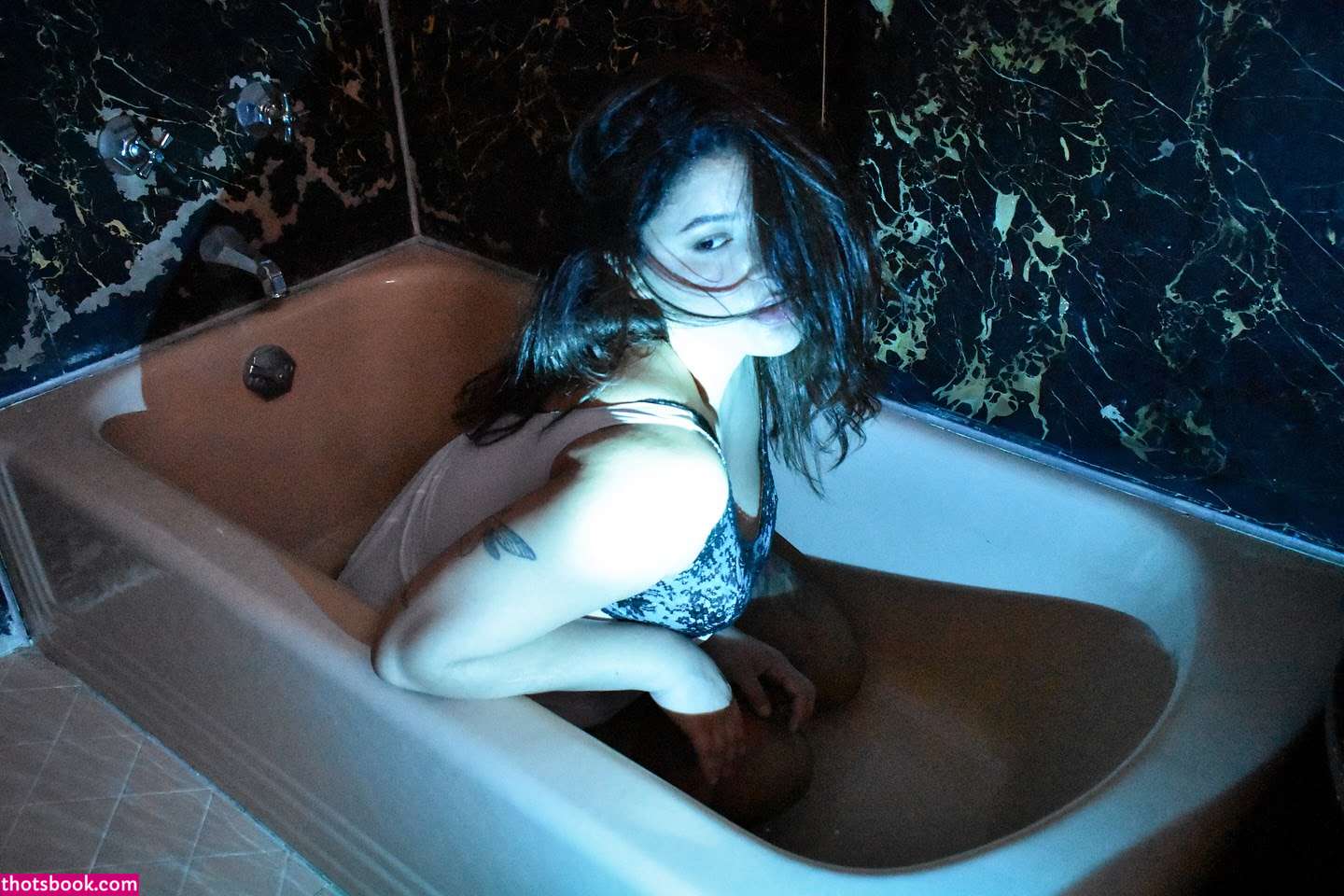 spiralingxlonely Photo #22