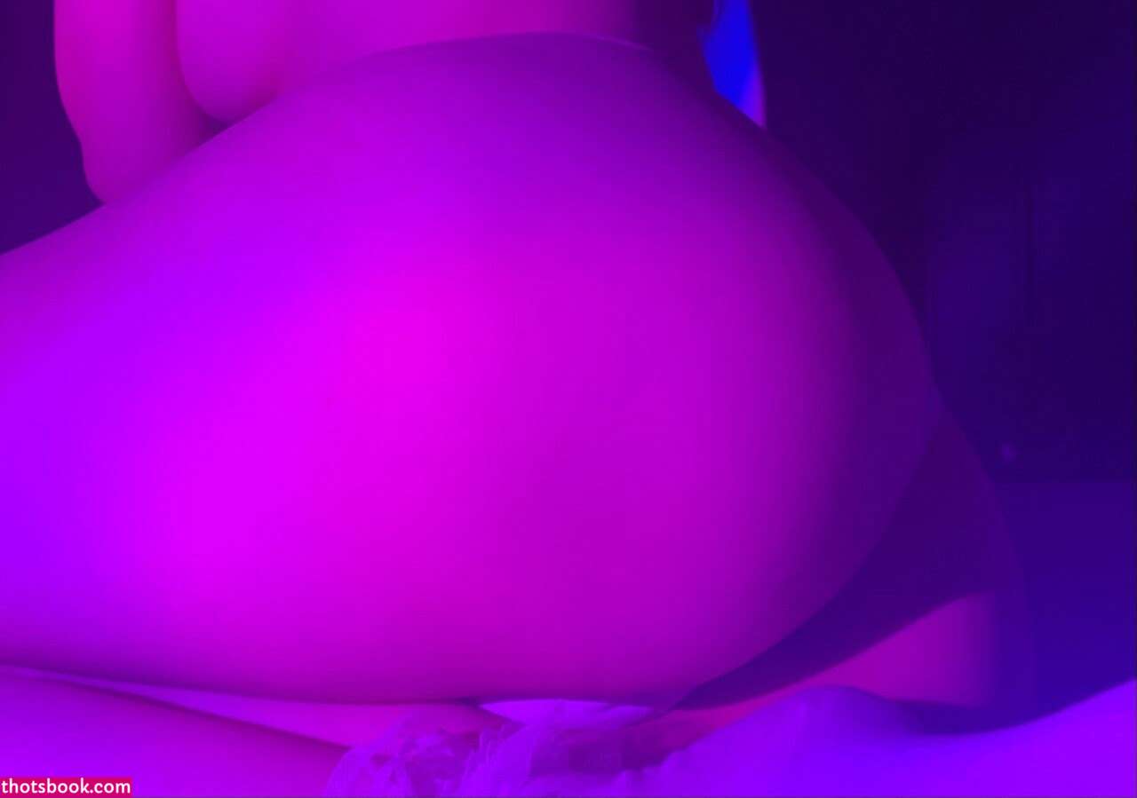 Timidkitten Photo #14