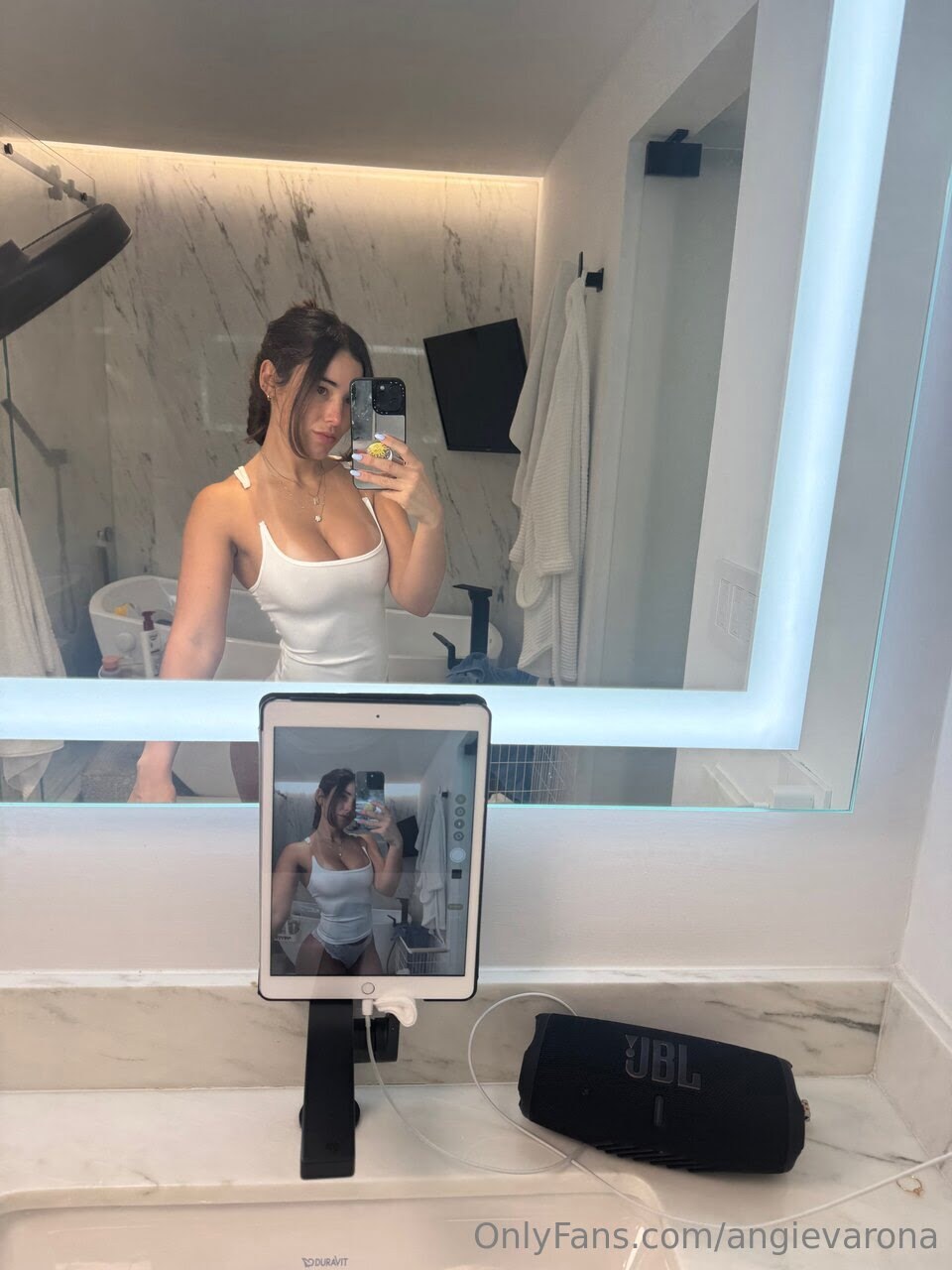 Angie Varona Photo #453