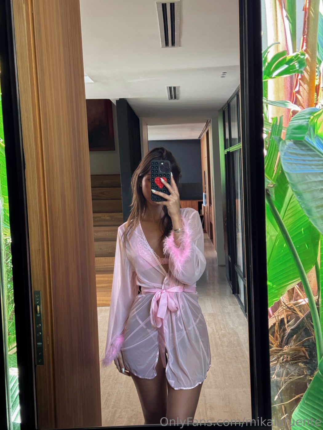 Mikaela Lafuente Photo #1928