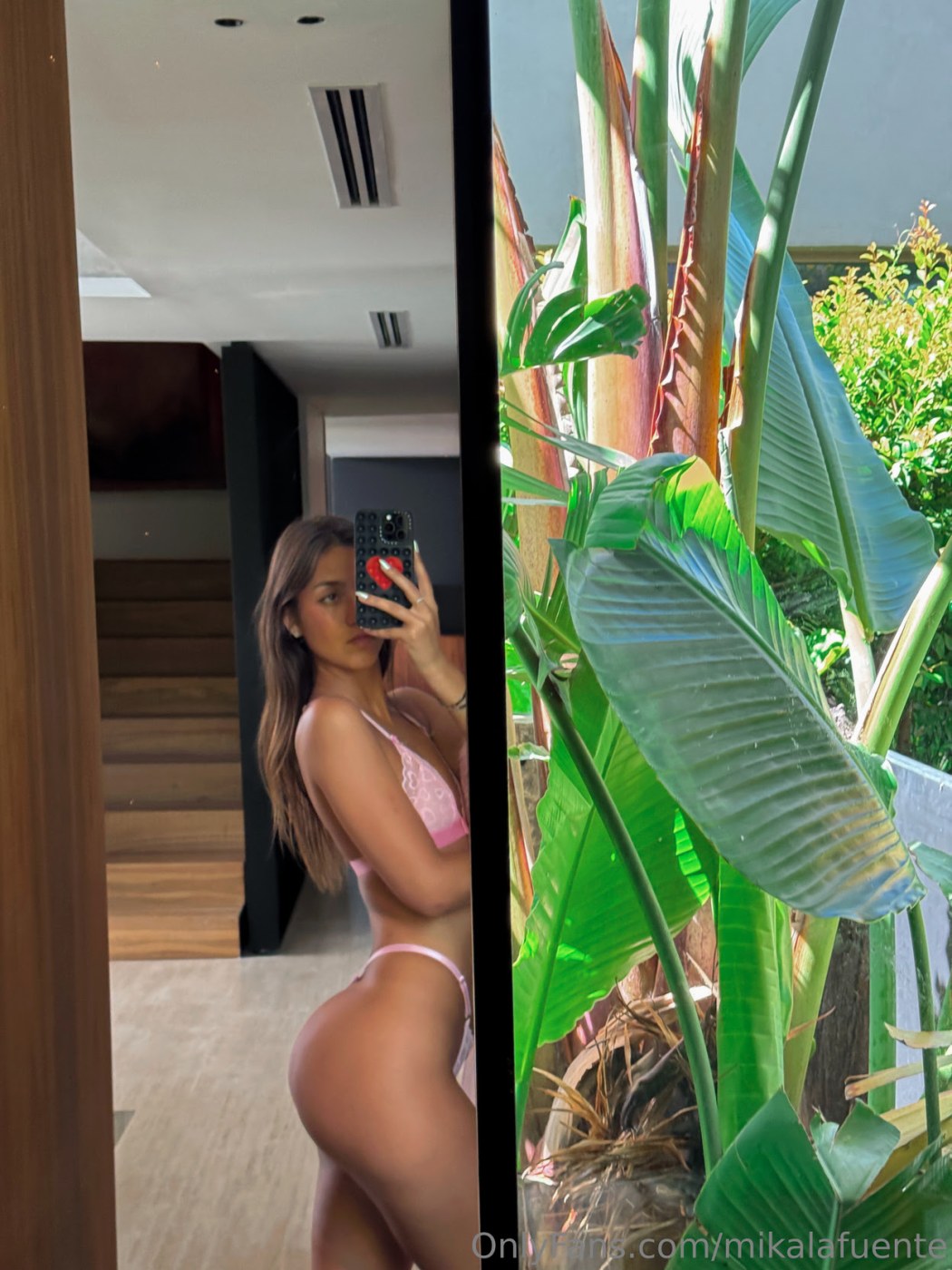 Mikaela Lafuente Photo #1931