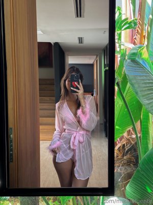 Mikaela Lafuente Photo #1925