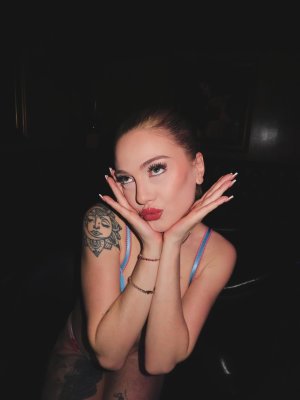 Gwenthedancer Photo #26