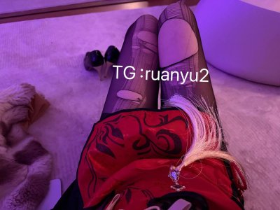 ruanyu2 Photo #10