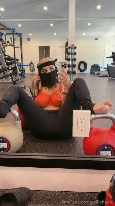 Azilia Hadid Photo #24