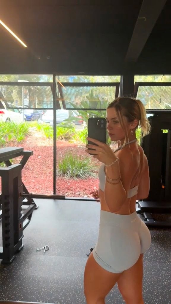 Chelsea Pearce Photo #40