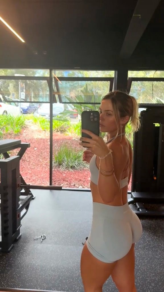 Chelsea Pearce Photo #44