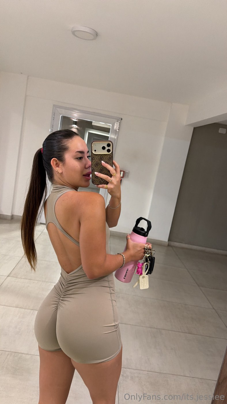 Jessie Cruz Photo #22