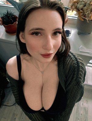 GrettaGrand Photo #5