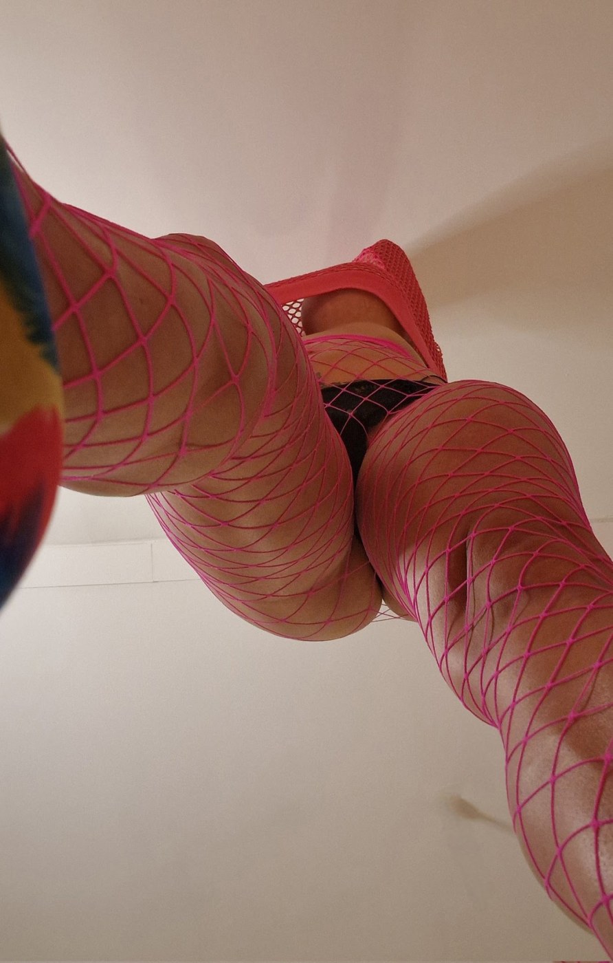 Millie Max Photo #13