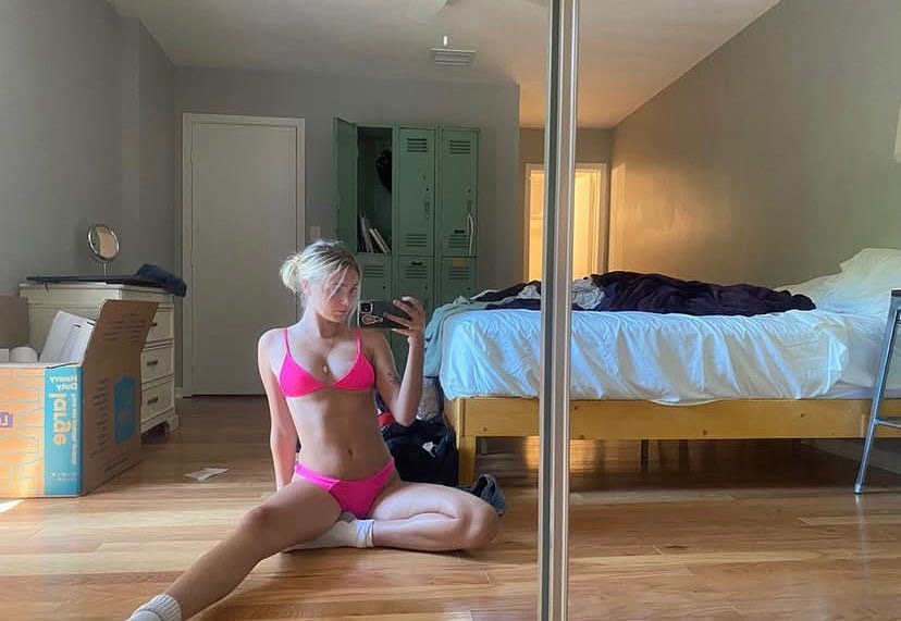 allhailcaroline Photo #21