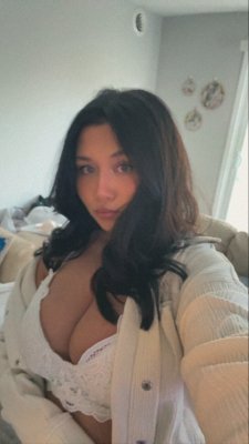 helloimtaratara Photo #2