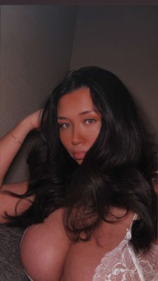 helloimtaratara Photo #4