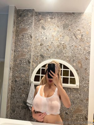 Ika Dauria Photo #29