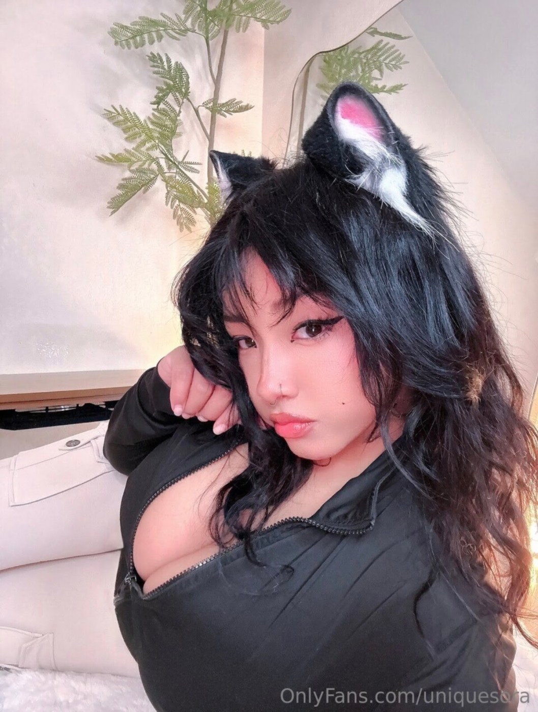 Uniquesora Photo #330