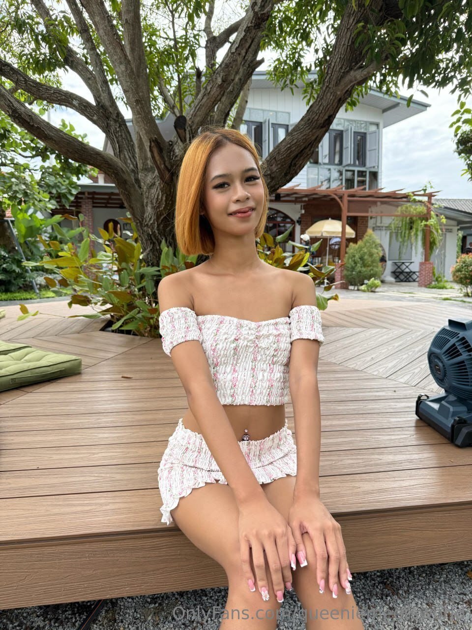 Queenie 18 Photo #35