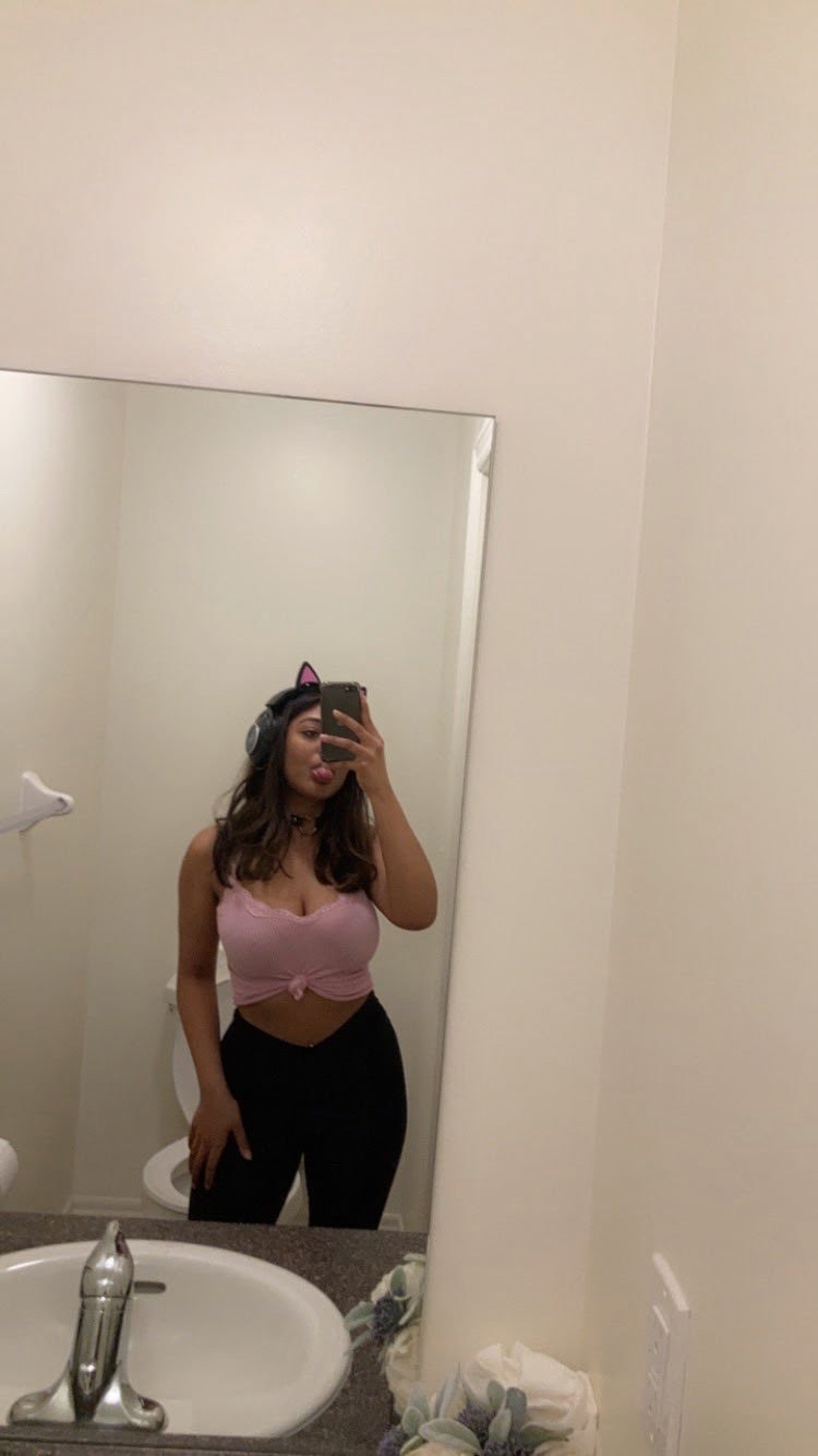 Yasminewithaz Photo #11