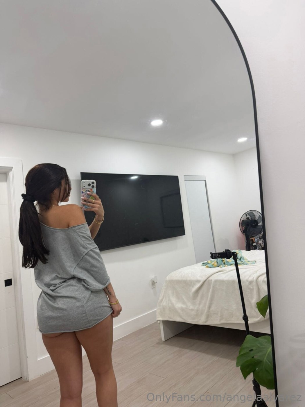 Angela Alvarez Photo #370