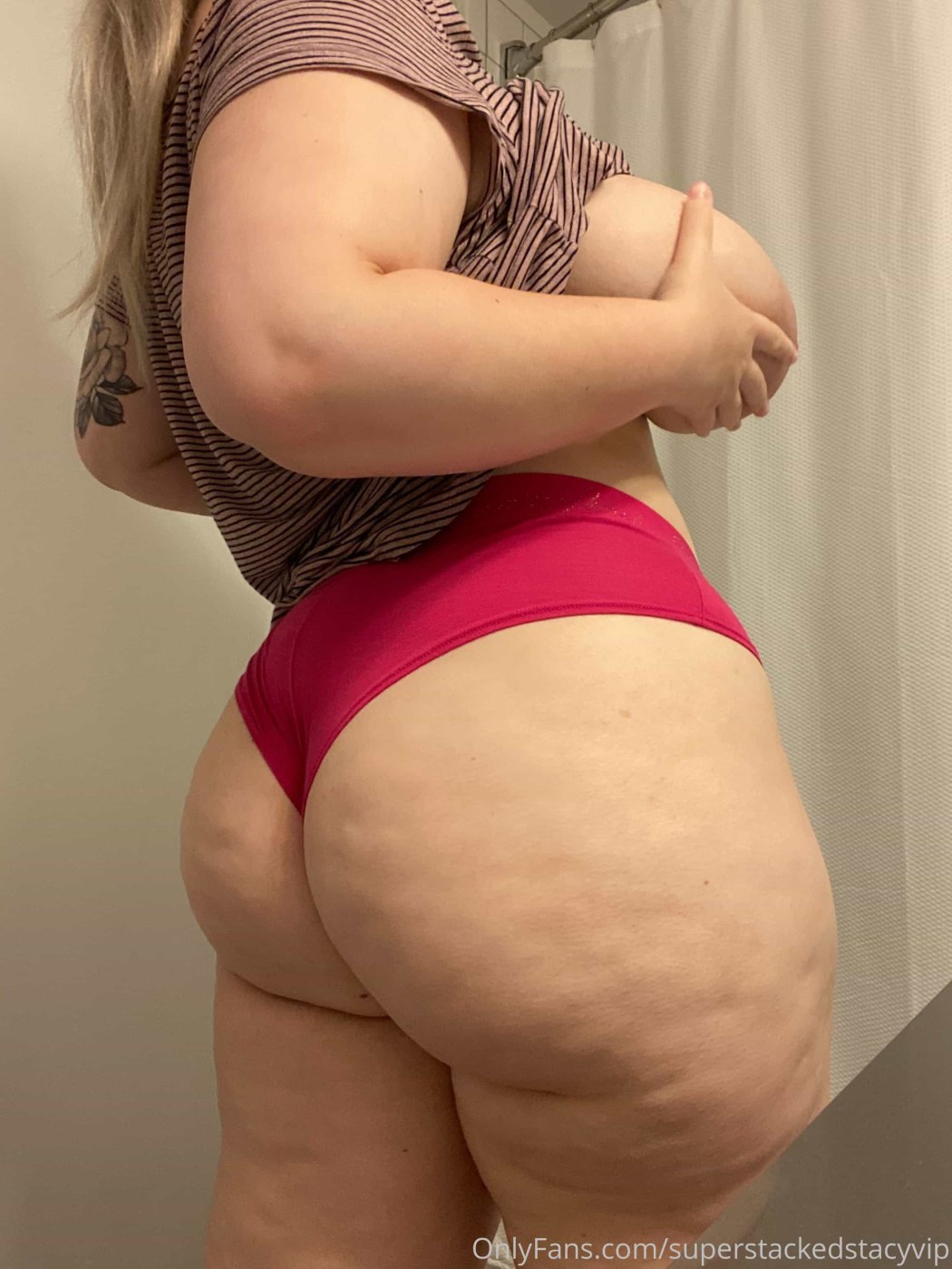 Superstacked Stacy Photo #5