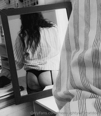 thenaughtywifenxtdoor Photo #14