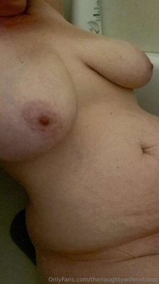 thenaughtywifenxtdoor Photo #18