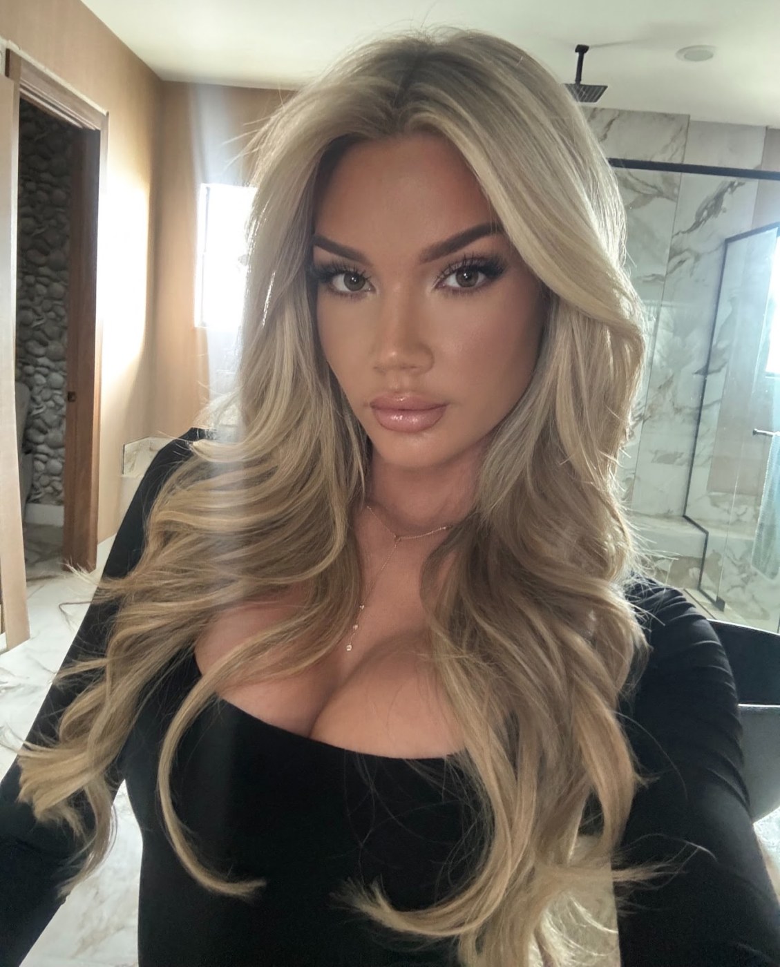 Alexa Collins Photo #314