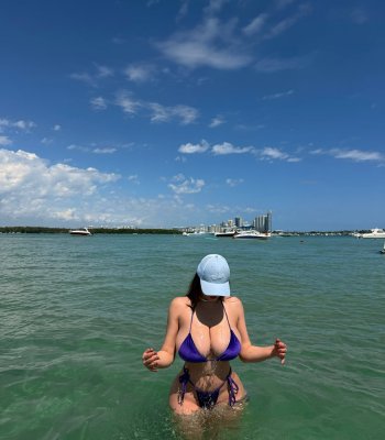 Louisa Khovanski Photo #530