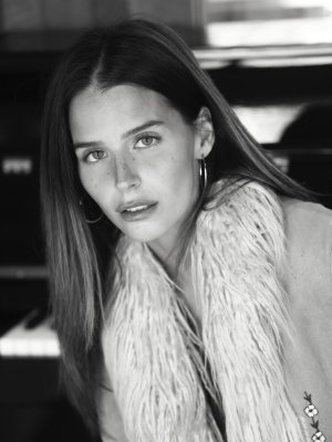 Steph Mandich Photo #99