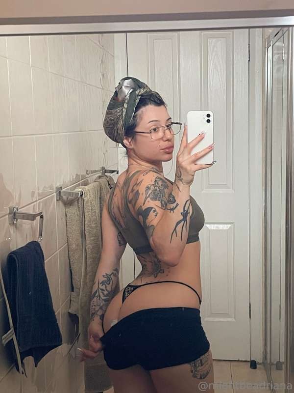 mightbeadriana Photo #8