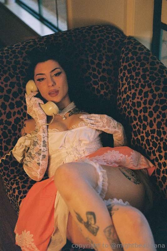 mightbeadriana Photo #26