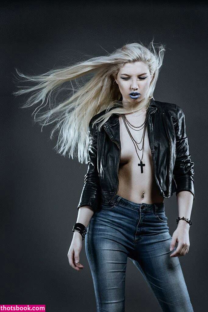 Avoliahkim Ayna Photo #3