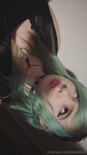 bloodikittix Photo #8