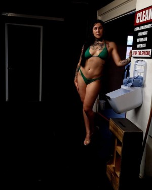 Tammy Headland Photo #4