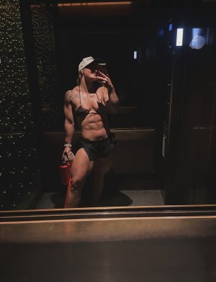 Dani Speegle Photo #24