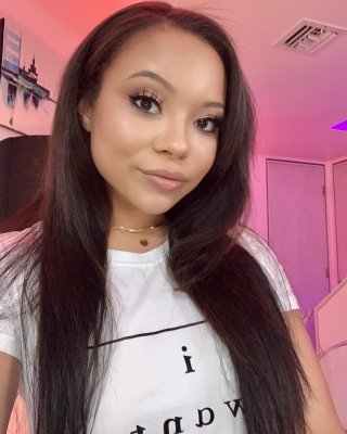 Adriana Maya Photo #46