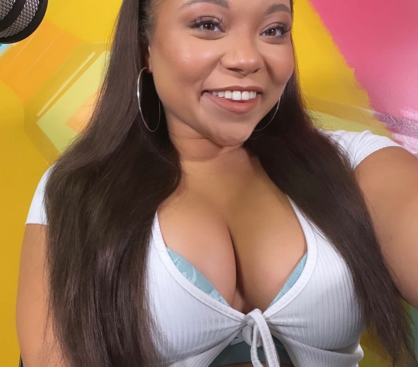 Adriana Maya Photo #60