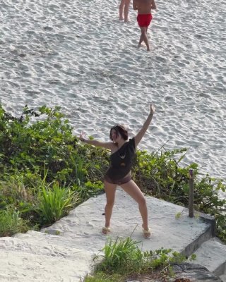 Leyla Afshonkar Photo #6