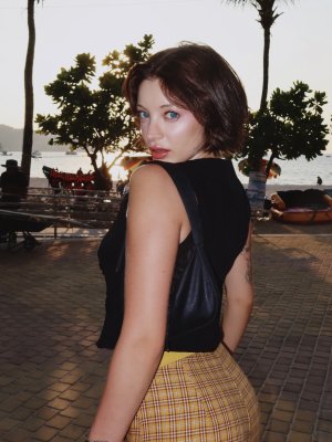 Leyla Afshonkar Photo #16