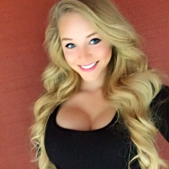 Courtney Tailor Photo #35