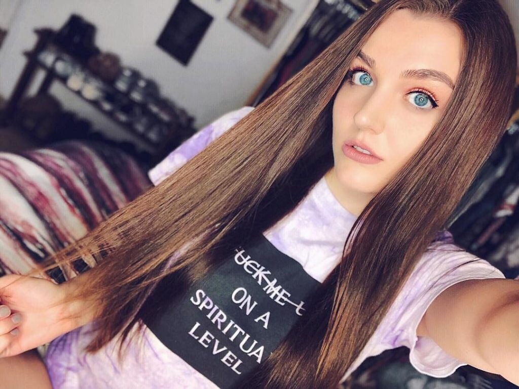 Ally Hardesty Photo #41