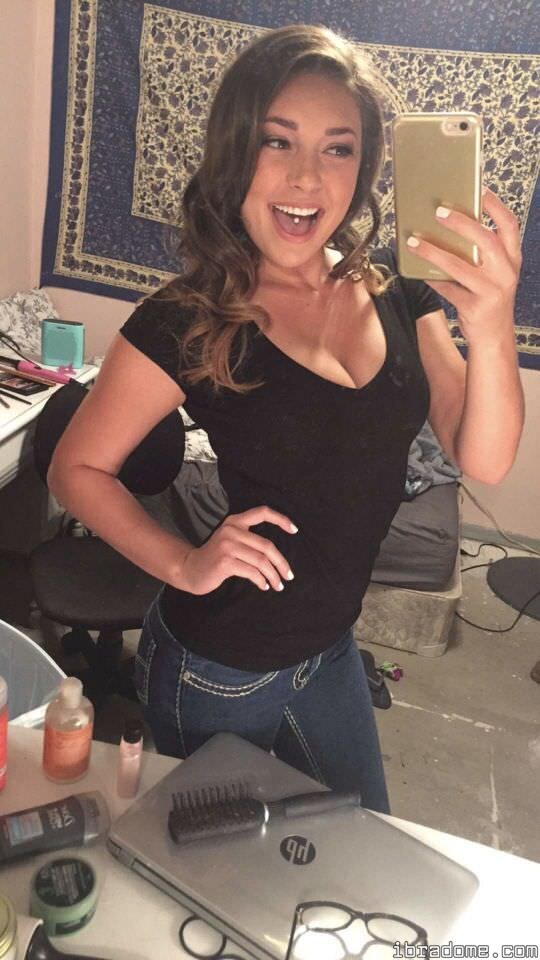 Erin Ashford Photo #2