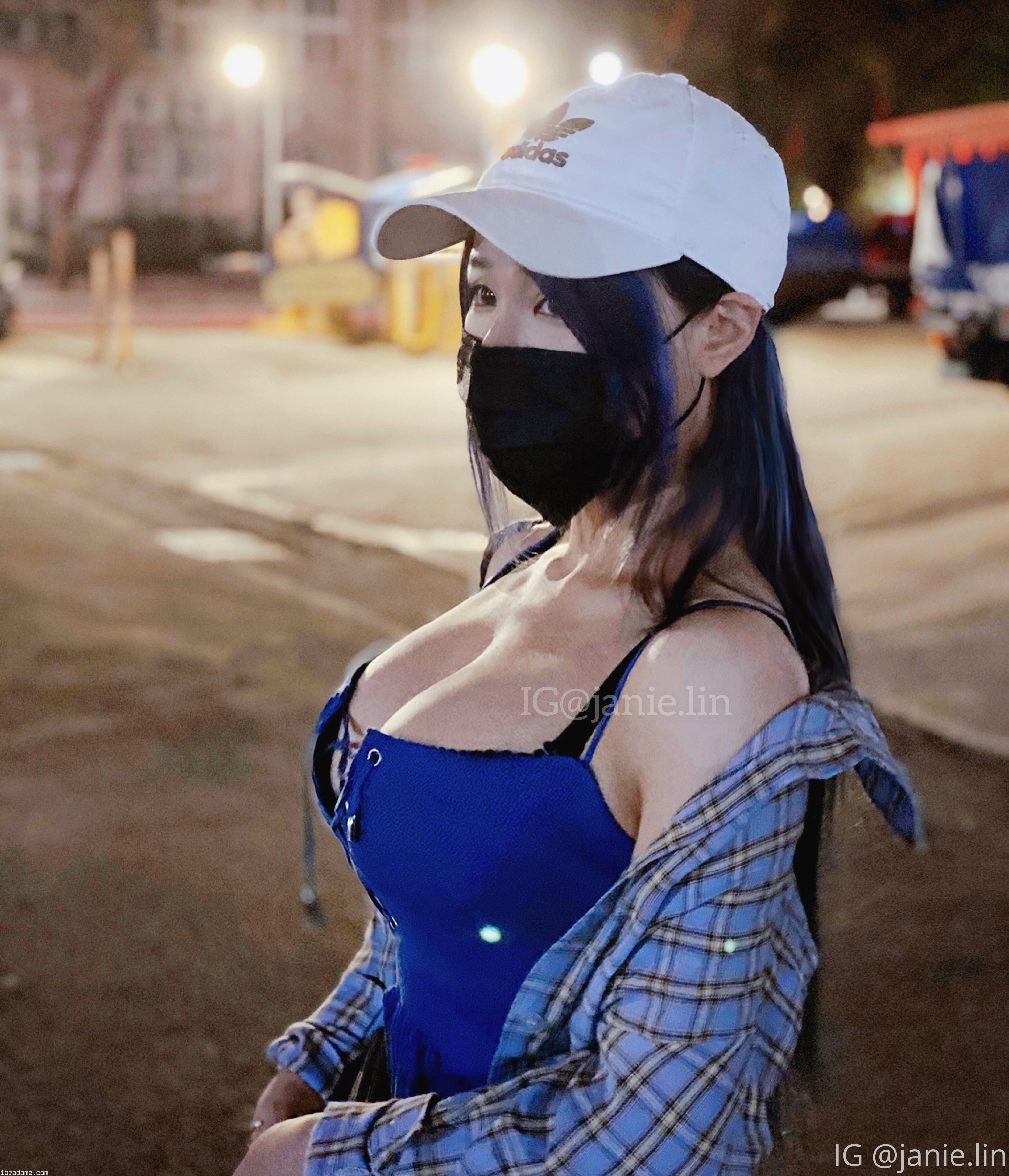 Janie Lin Photo #110