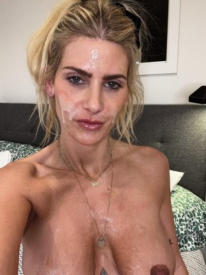 Roslynlevy Photo #41